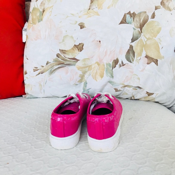 Michael Kors Ivy Dee Fuschia Sneaker - Picture 4 of 8